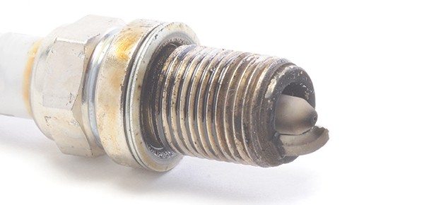 Spark-Plug-With-Broken-Electrodes