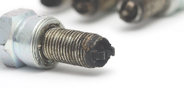 Spark-Plug-With-Oil-Deposits