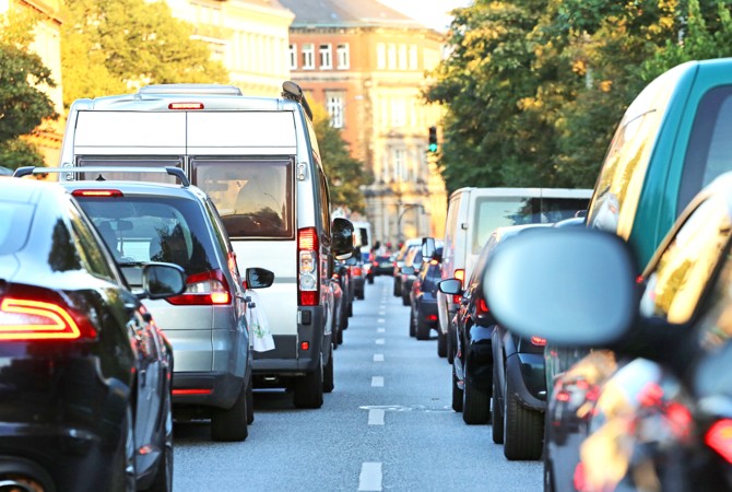 Cars-In-Bumper-to-Bumper-Traffic