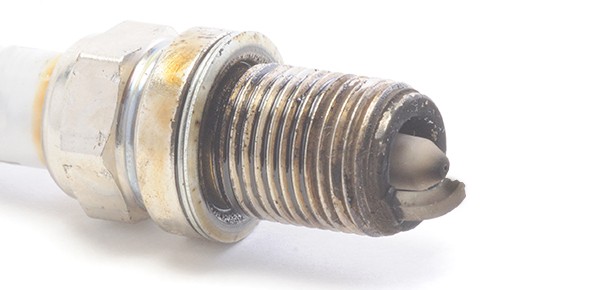 Spark-Plug-With-Broken-Electrodes Spark-Plug-With-Broken-Electrodes